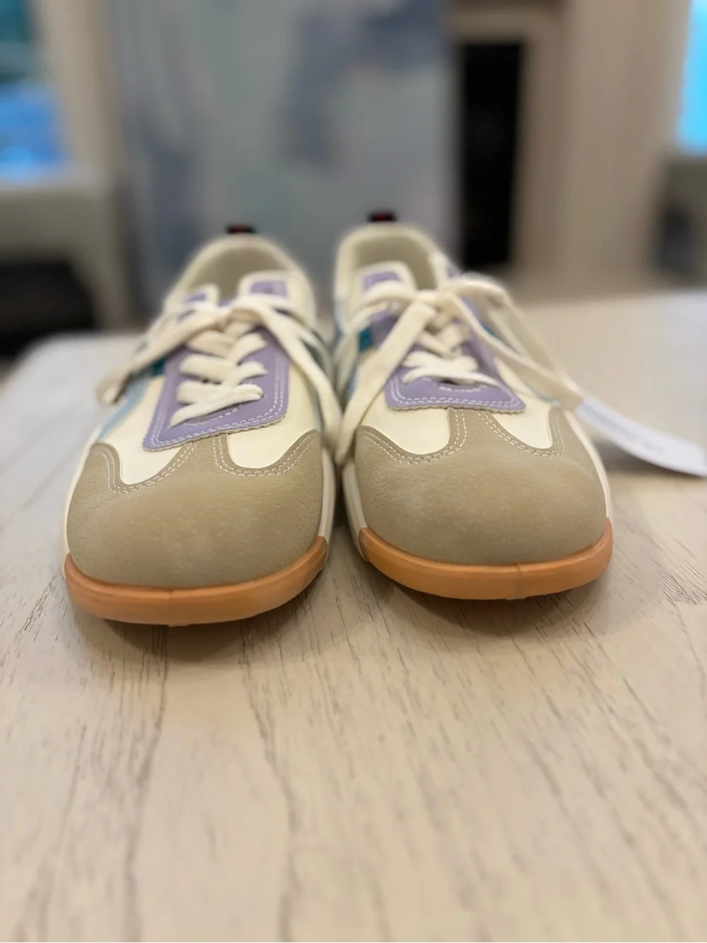 Women’s size 8 De Florance Retro Sneakers Lavender Blue NWT